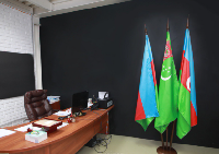 Кабинетный флагшток деревянный с основанием Блин эконом (бук) 3 штока 2,2 м Кабинетный флагшток деревянный с основанием Блин эконом (бук) 3 штока 2,2 м