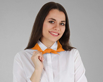 Косынка Лолла из шелка расцвечивания 53х53х75, однотонная Косынка Лолла из шелка расцвечивания 53х53х75, однотонная